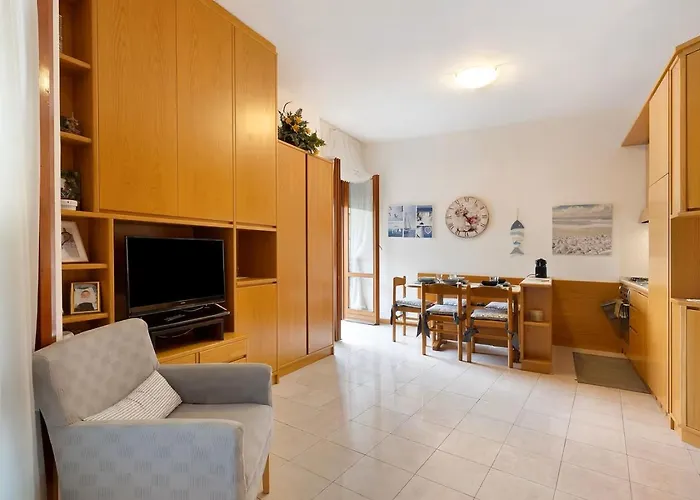 شقة Fronte Mare Con Posto Auto Privato Lt