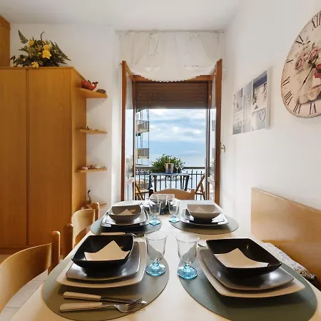 Fronte Mare Con Posto Auto Privato Lt *