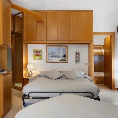 Fronte Mare Con Posto Auto Privato Lt アパート レッコ