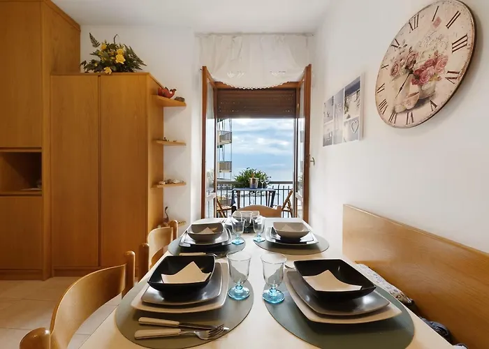 Fronte Mare Con Posto Auto Privato Lt *