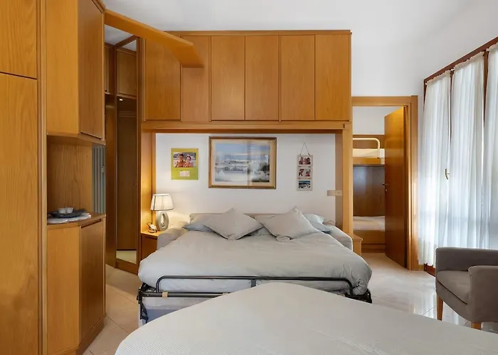 Fronte Mare Con Posto Auto Privato Lt アパート レッコ