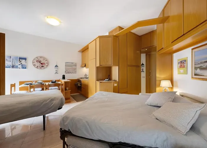 公寓 Fronte Mare Con Posto Auto Privato Lt *