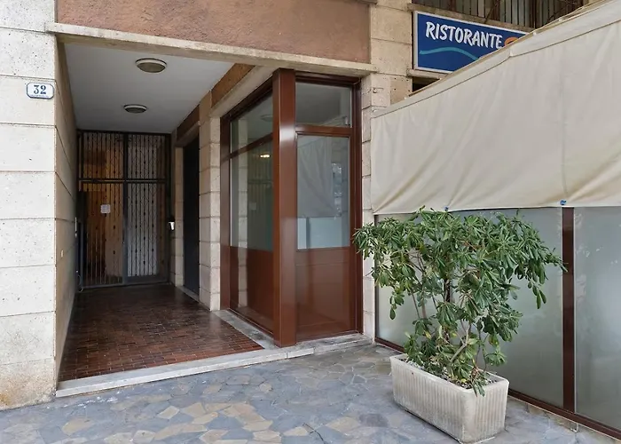 Fronte Mare Con Posto Auto Privato Lt アパート *